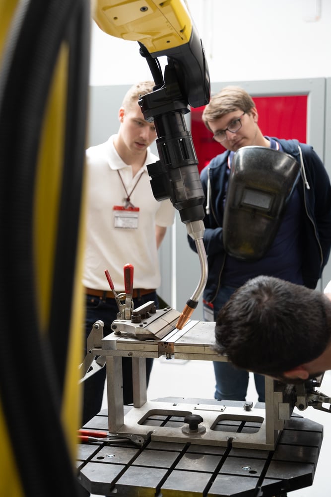 Atelier avec les étudiants ESSA et EAPS chez SKS Welding Systems, Kaiserlautern, juin 2025